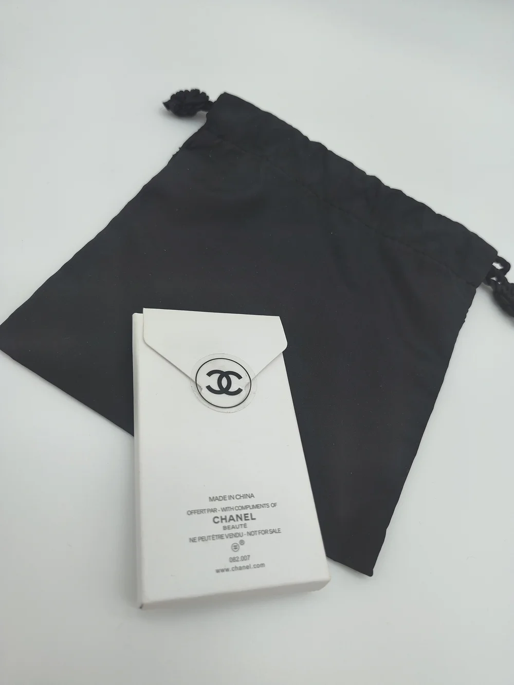 CHANEL Beauté 3 Logo Hair Clips Gift Set w/ Dust Bag & Presentation Sleeve NIB